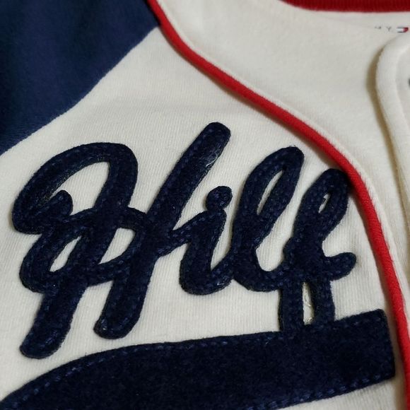 Boys Unique Hilfiger baseball style shirt size 6 - 7 - Picture 4 of 7